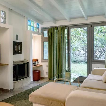 Apartment Valashouse